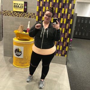 Meet your Posher, Ashley